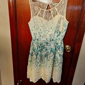 MSRP $64 Size 6, LC Lauren Conrad Women Dress Ivory Floral Mini Fit & Flare Lace